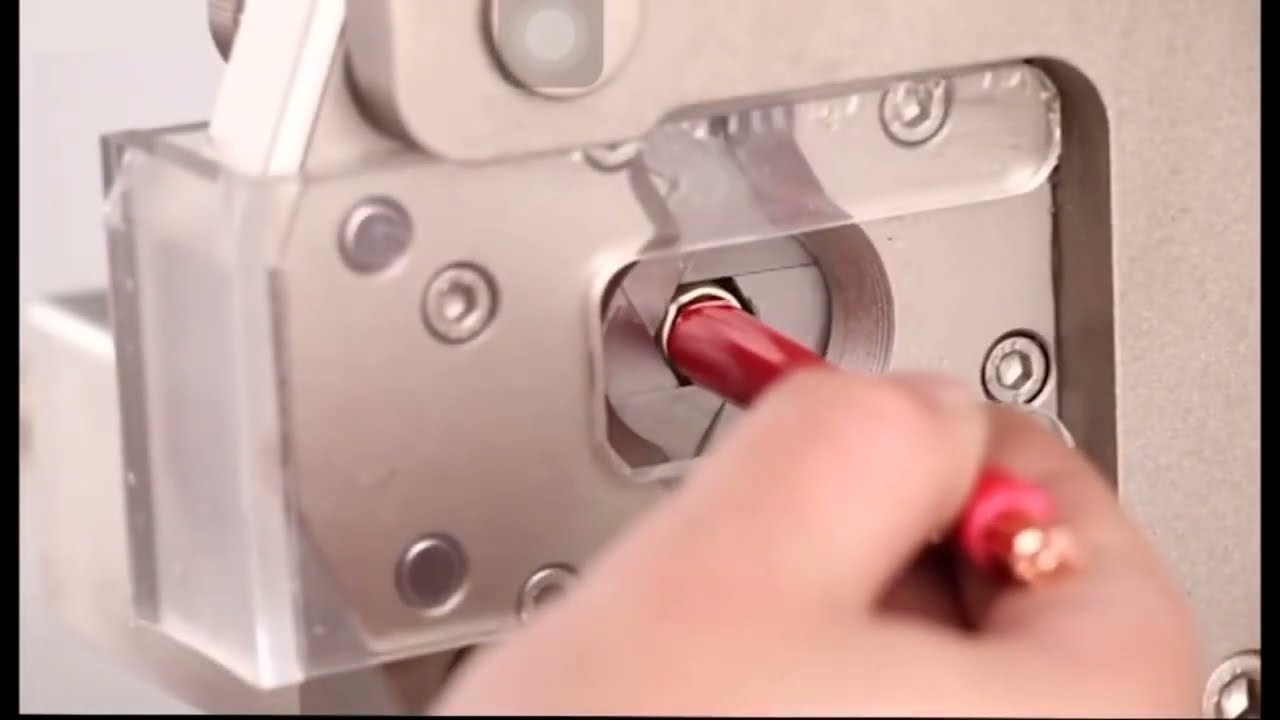 Servo-Sechskant-Crimpmaschine für Kabel und Aderendhülsen – Präzise & Automatisiert