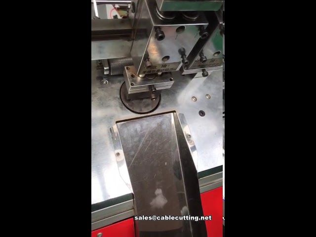 Ultraschall-Schneidemaschine für Sicherheitsgurte und Winkelbänder – Präzise & Effizient