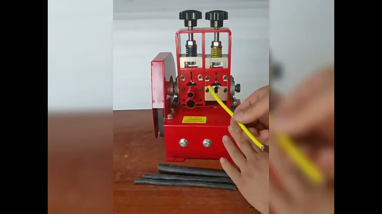 Kompakte Abisoliermaschine für Kupferkabel – Elektrisch & Manuell mit Klingen