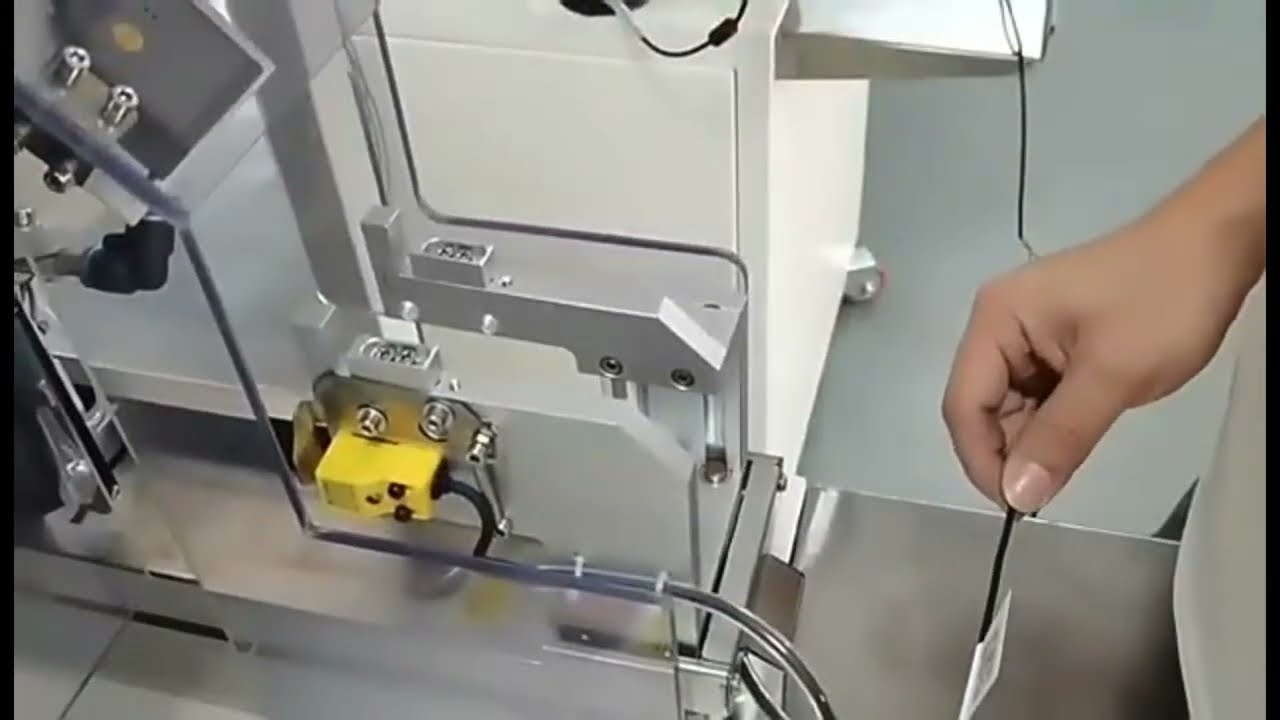 USB-Kopfhörer-Kabelbaum Selbstklebende Etikettiermaschine – Automatische Kabelfaltung & Verpackung