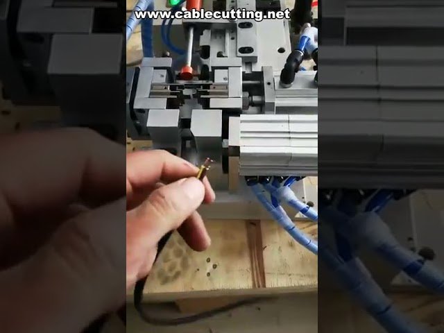 Pneumatische Multifunktions-Automatikdrahtschneide- und Abisolier Maschine