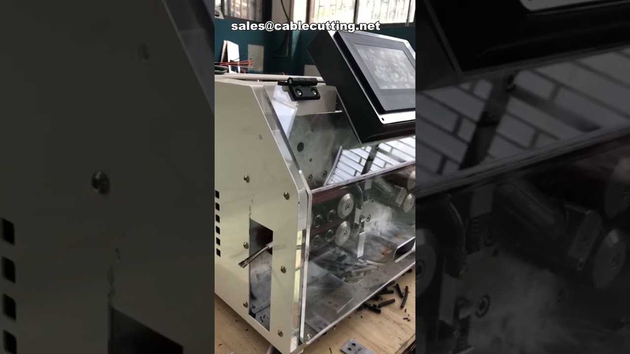 Abisolier- und Schneidemaschine für Flach- und Rundkabel bis 30 mm² – Effiziente Kabelverarbeitung