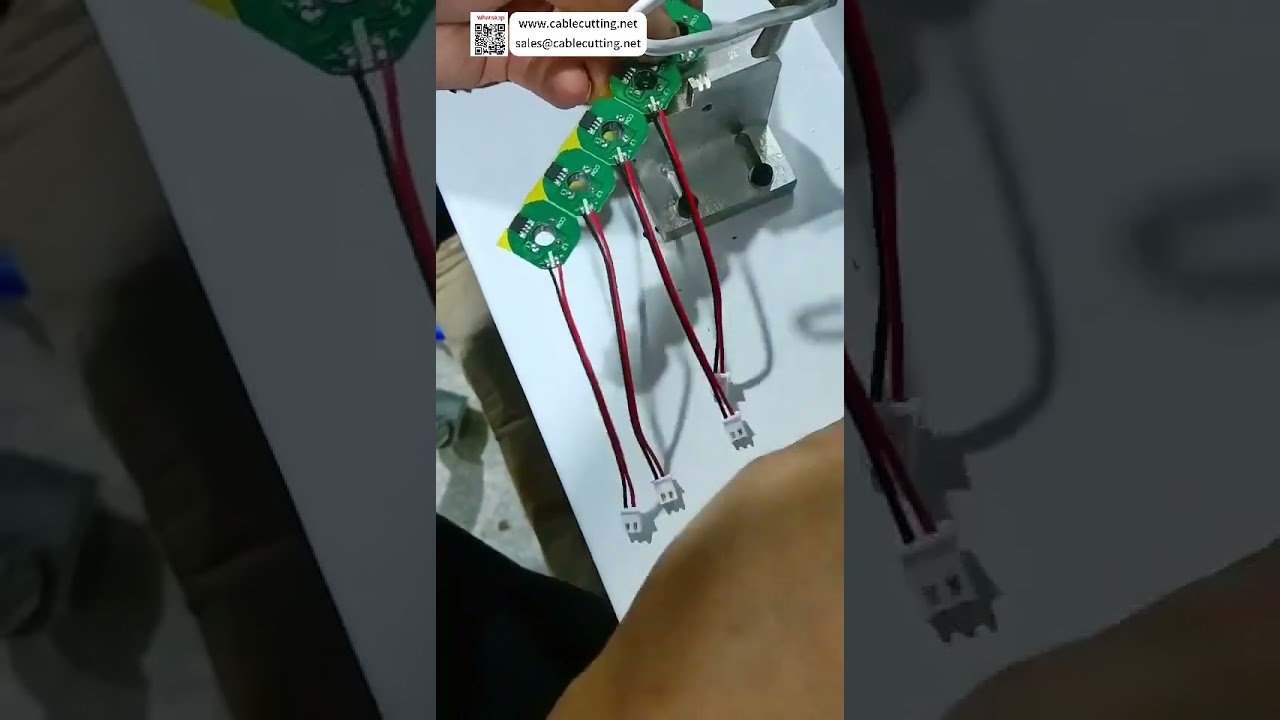 Lötmaschine für kleine Lüfterdrähte auf PCB – 800 Stück/h, hohe Ausbeute & Qualität