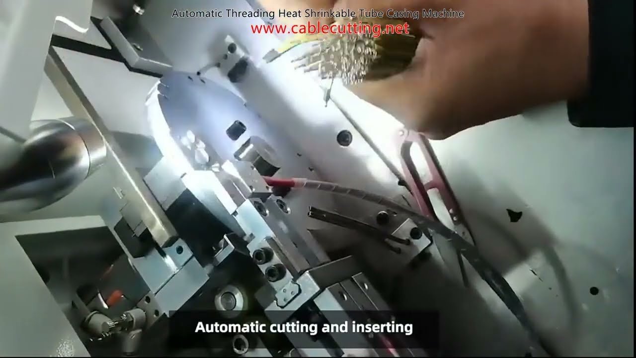 Automatische Einfädelmaschine für Warmschrumpfschläuche | Kabelverarbeitungs-Automation