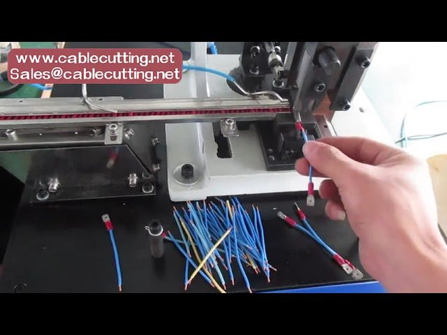 Hochgeschwindigkeits-Automatik-Crimpmaschine für lose Klemmen mit Vibrationswendelförderer – Einzellaschen-Crimpsystem