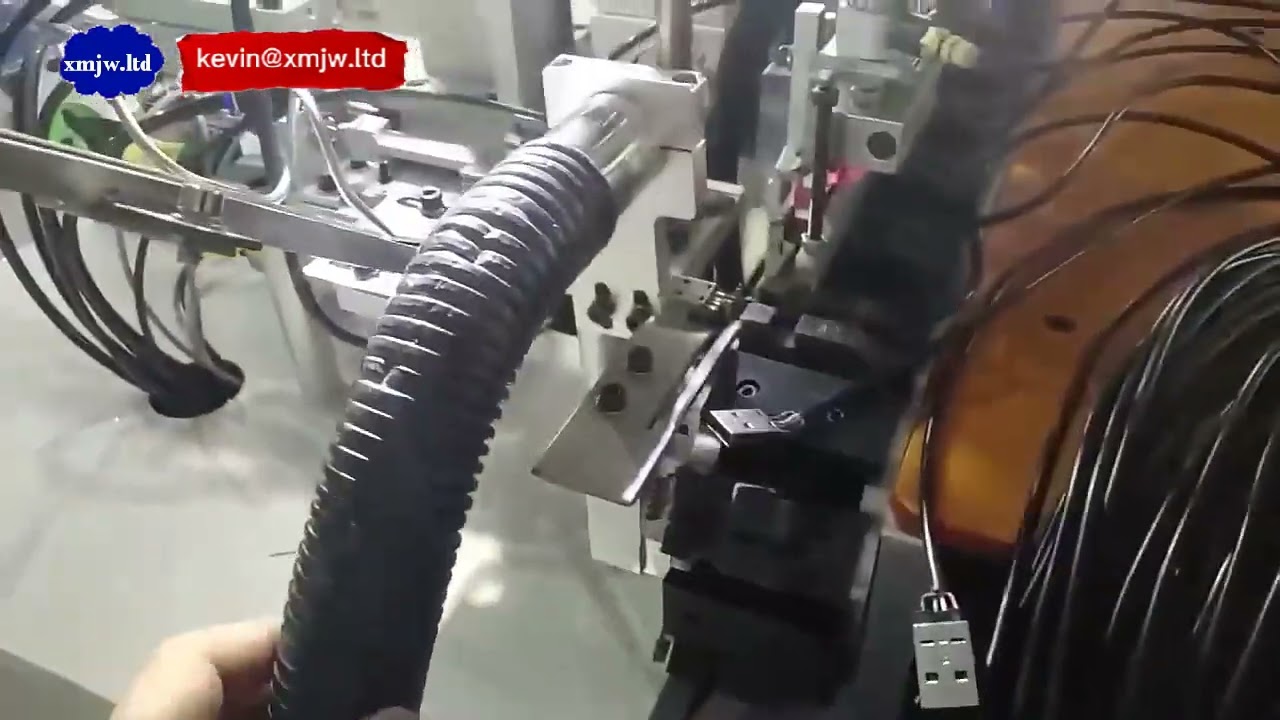 Automatische USB-Lötmaschine für Mikrostecker – Präzision & Effizienz in der Kabelbaumfertigung