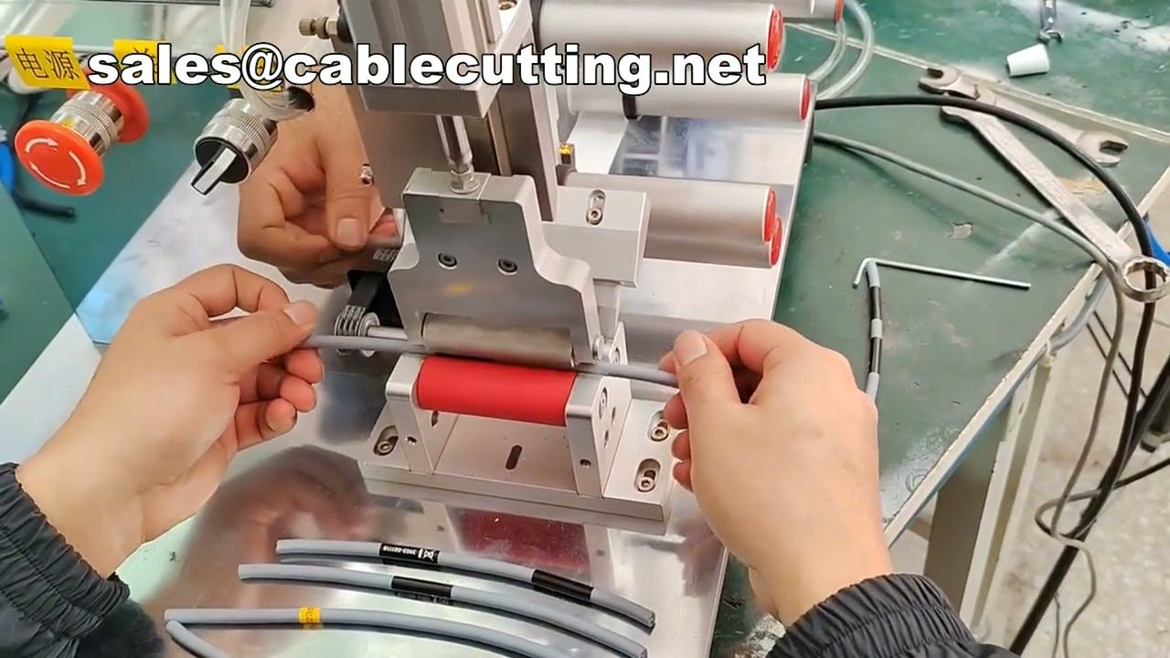 Kompakte Rollen-Etikettiermaschine für kurze Kabel – Universell für Ø 4–10 mm