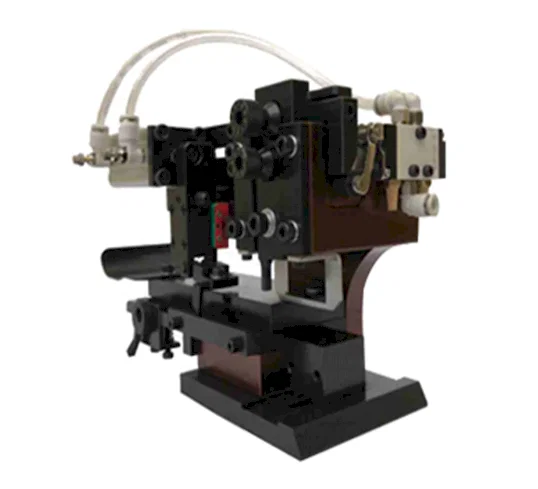 Pneumatisches Querwerkzeug für breite Kontakte - Kontaktcrimpwerkzeuge